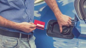 Top 10 Fuel Credit Cards You Must Have While Driving
